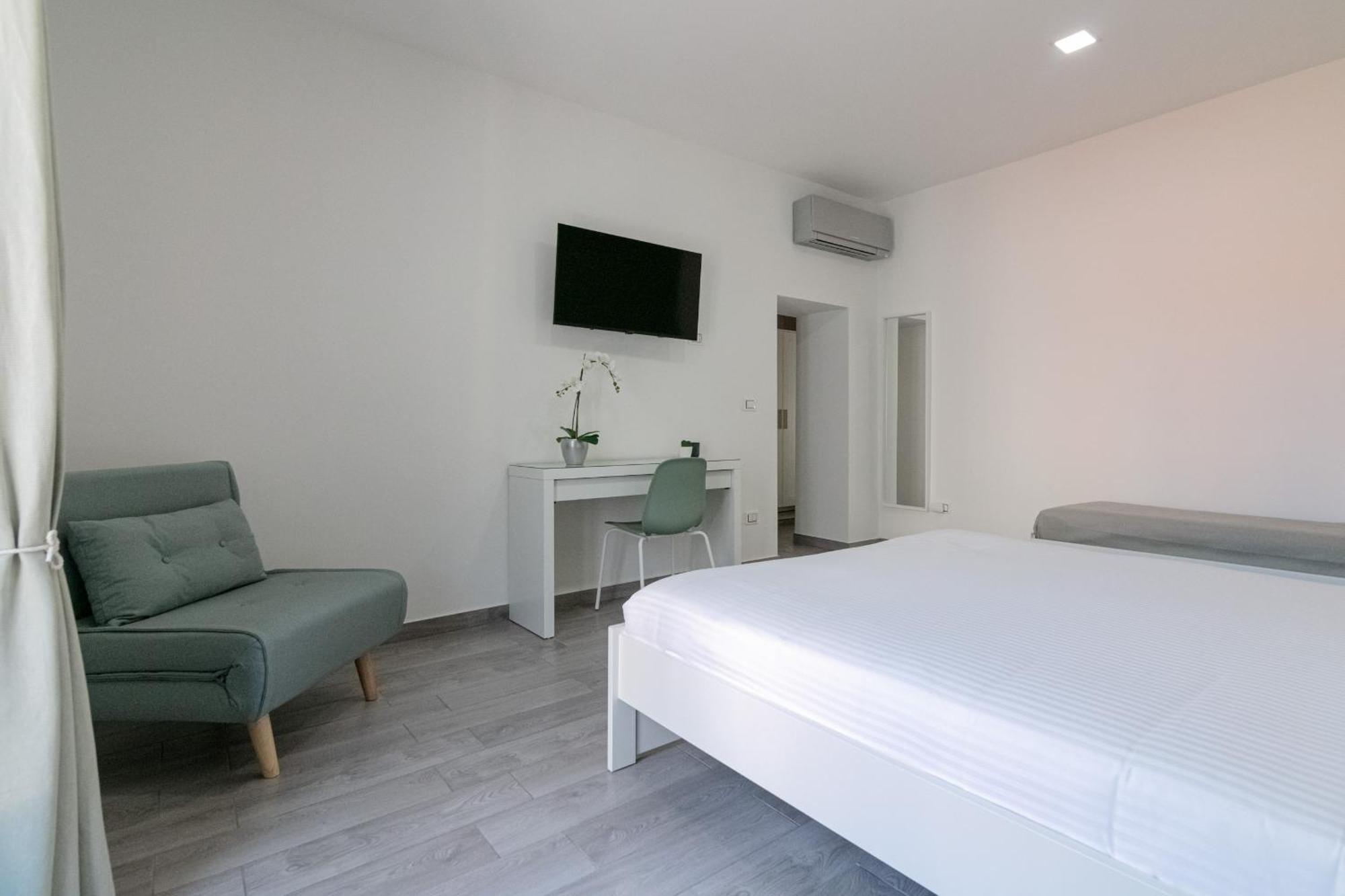 Dea Apartrooms Termoli Exterior photo